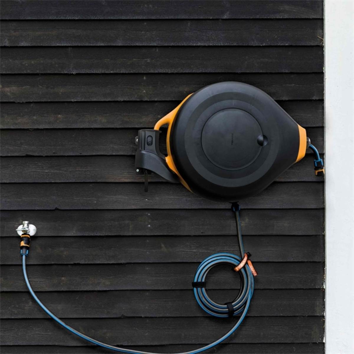 Fiskars Waterwheel XL, 25 m Gesamtreichweite, All-Inclusive-Bewässerungs-Set, Gartenschlauch Ø 13 mm Produktabbildung 3