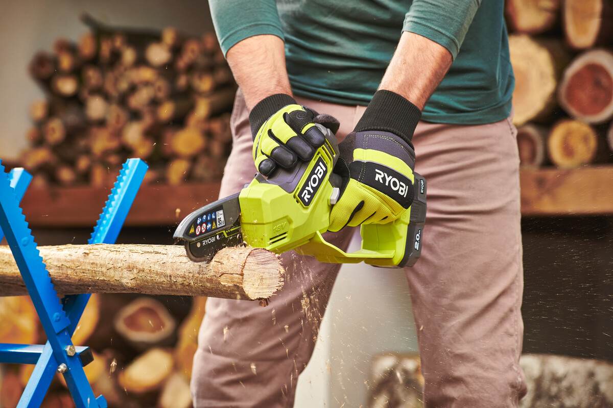B-Ware RYOBI 18 V ONE+ Brushless Akku-Einhand-Kettensäge, 10cm Schwertlänge, ohne Akku und Ladegerät Produktabbildung 4