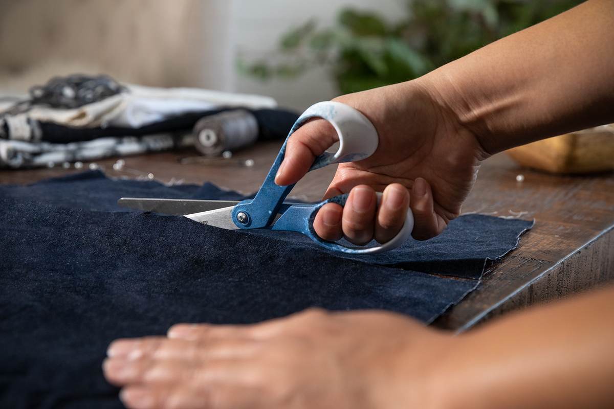 Fiskars Universalschere Inspiration aus Qualitätsstahl & Kunststoff, 10 cm Klinge, Schneeflocken Produktabbildung 2