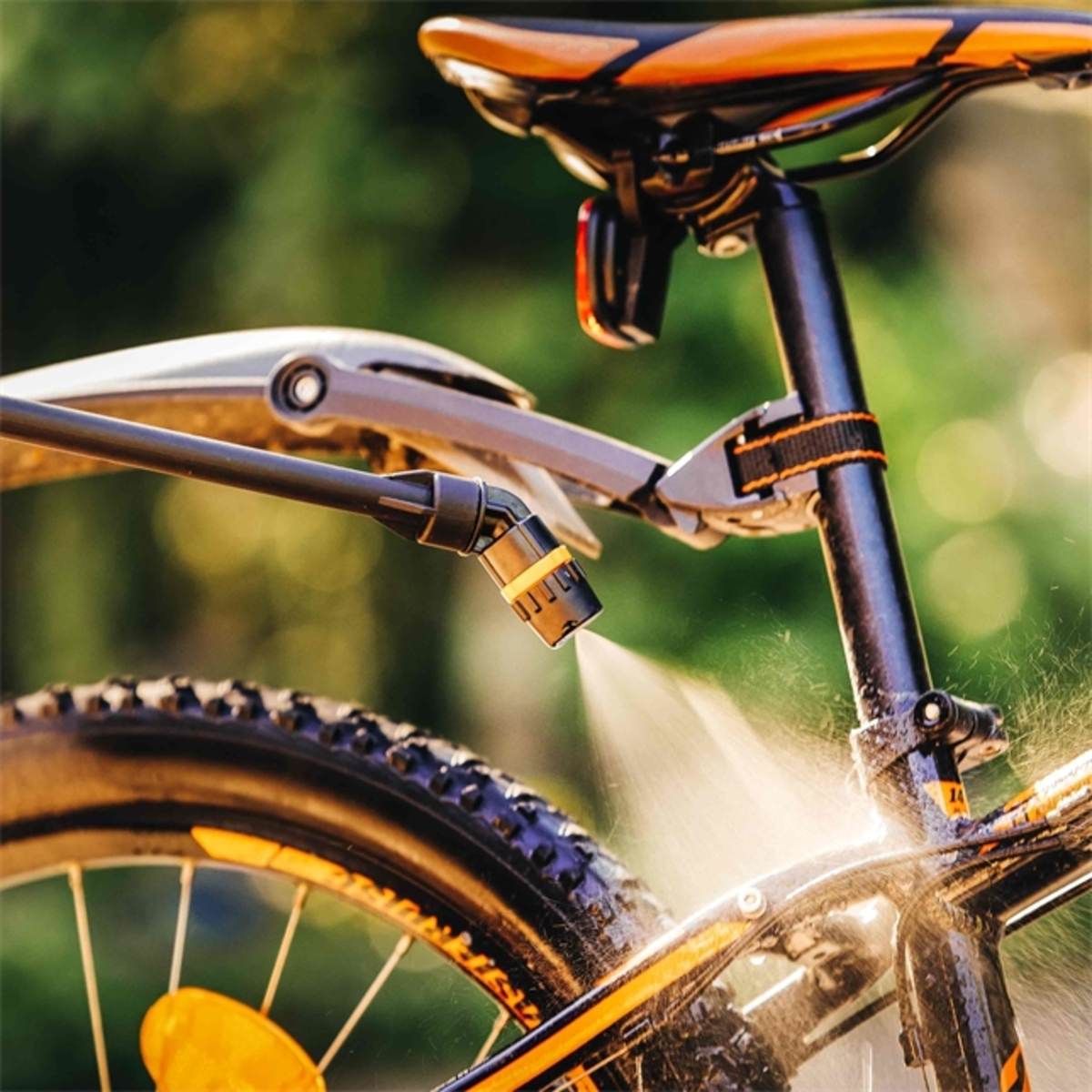 Fiskars Drucksprüher 5 L mit Sicherheitsventil und verstellbarem Sprühkopf, Bewässern & Düngen Produktabbildung 4