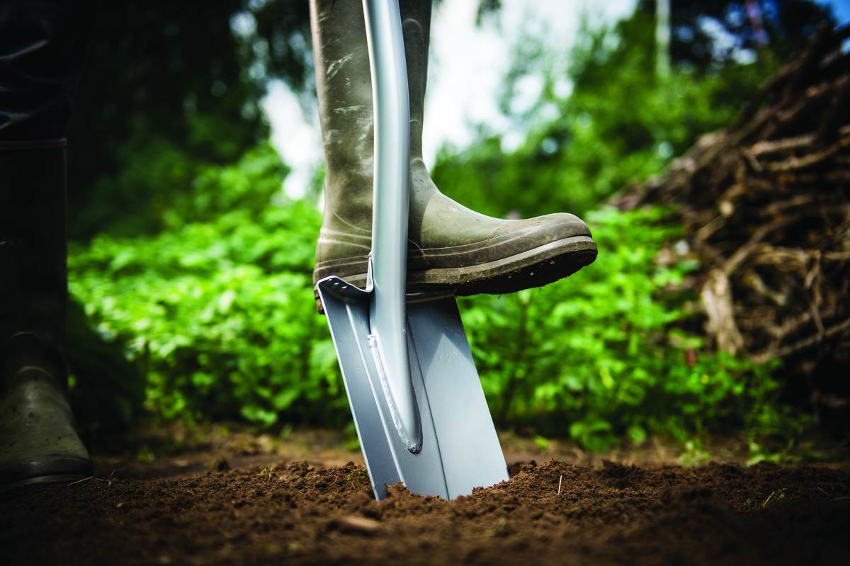 Fiskars-Set  Xact Gärtnerspaten, spitz L inklusive Handschuhe Produktabbildung 4