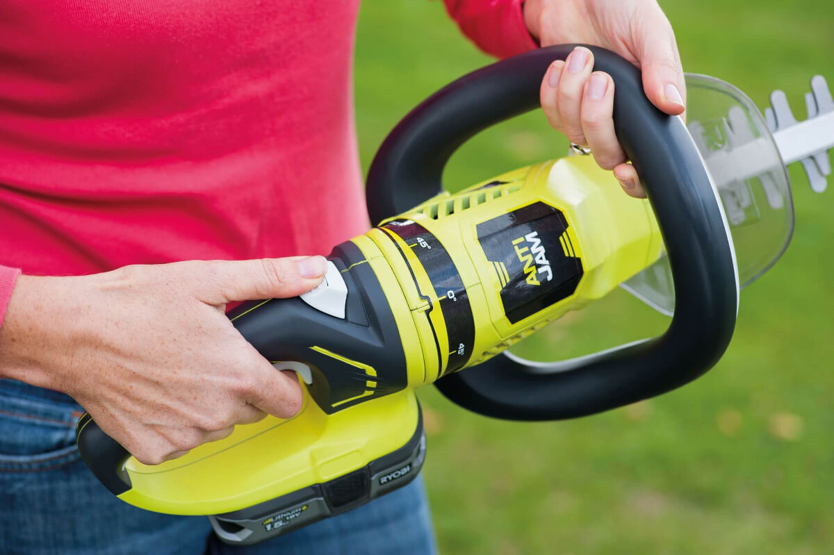 Ryobi Akku-Heckenschere ONE+ 18 V Heckenschneider mit ergonomischem Design | mit Akku OHT1855R Produktabbildung 4