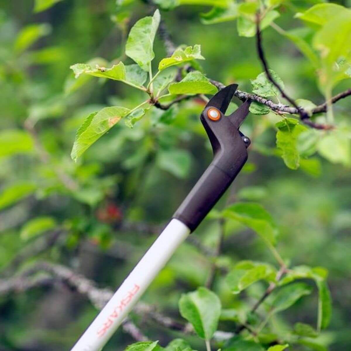 Fiskars Light Bypass Busch- und Strauchschere UP69 Produktabbildung 3