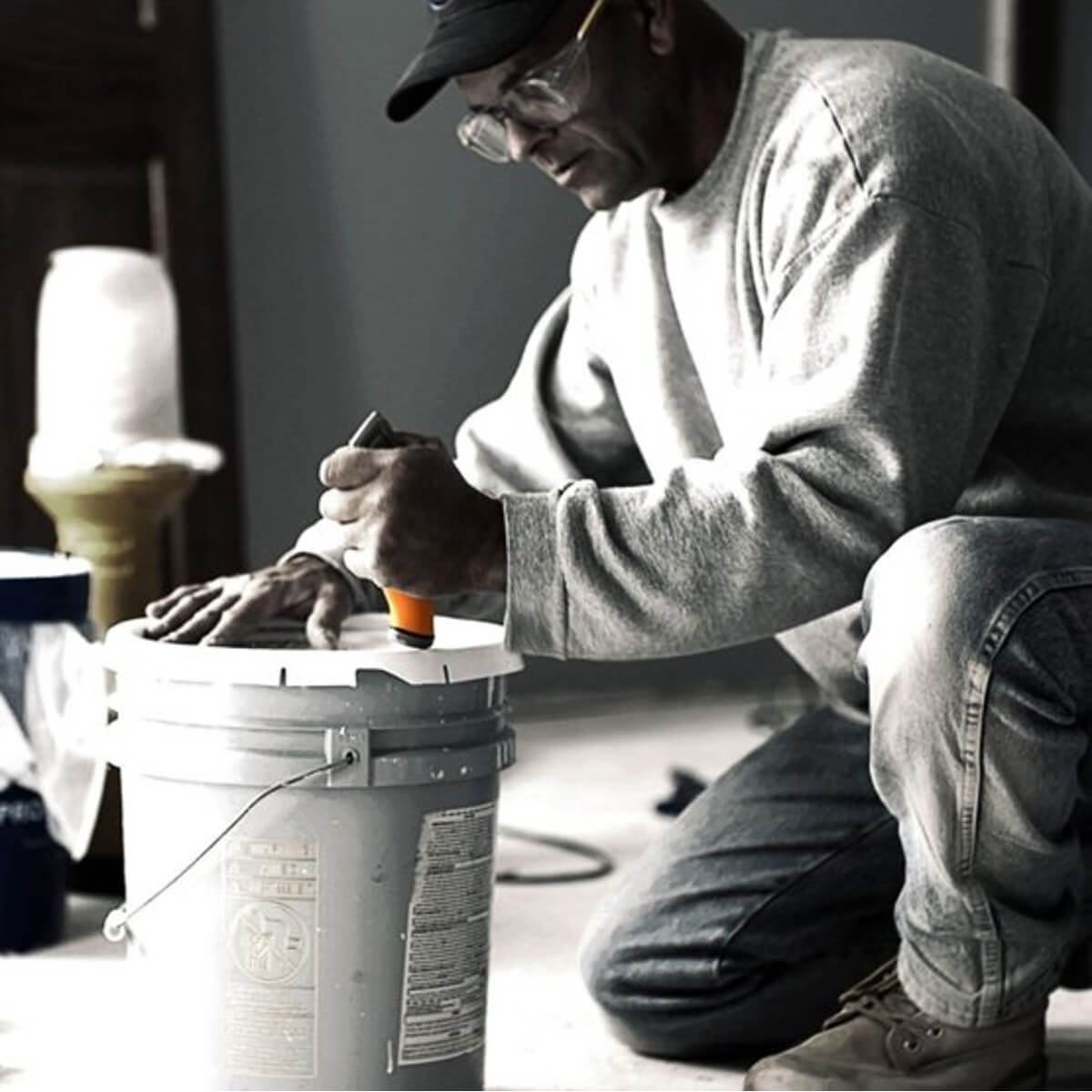 Fiskars CarbonMax Universalmesser Klinge einziehbar Produktabbildung 3