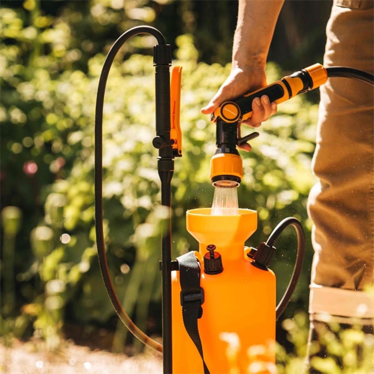 Fiskars Drucksprüher 5 L mit Sicherheitsventil und verstellbarem Sprühkopf, Bewässern & Düngen Produktabbildung 2