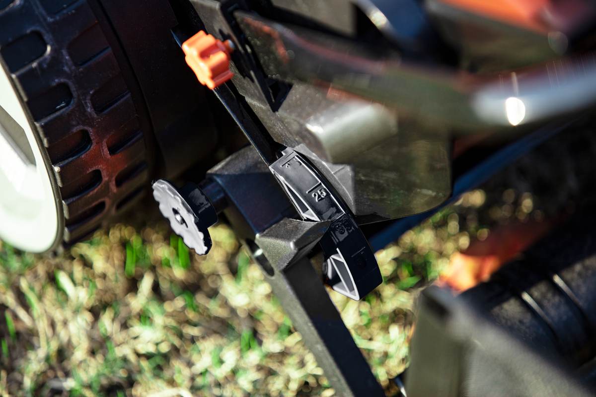 Yard Force Akku-Spindelmäher LM C38-EU | 20 V | Schnittbreite 38 cm |inkl. Akku & Ladegerät Produktabbildung 10