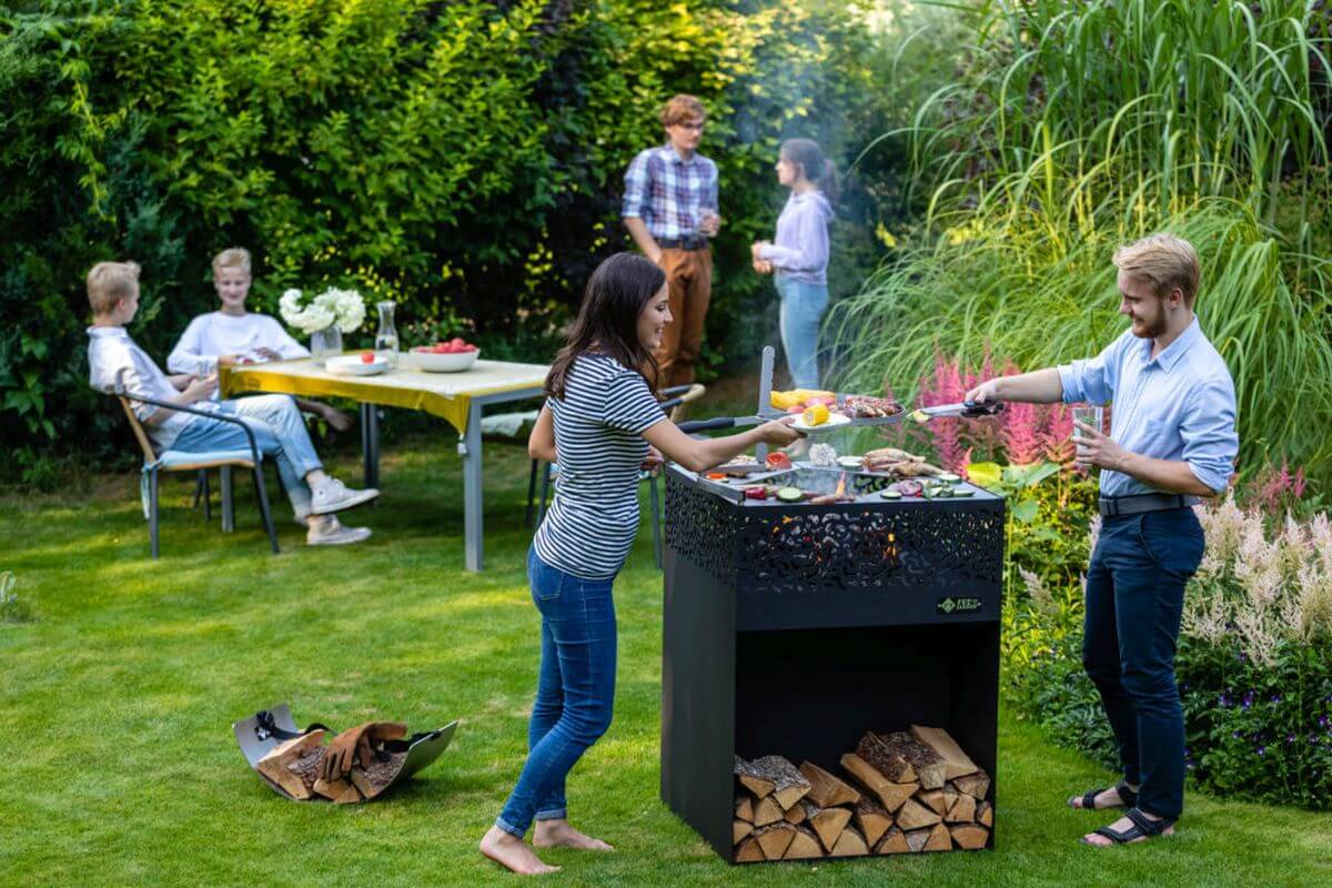 Feu du Jardin Gartenfeuer Cube 1000 inkl Rost, schwenkbarem Grillarm und Deckel in schwarz Produktabbildung 4