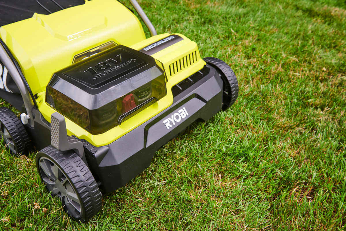 2A-Ware RYOBI RY18SFX35A-240 18V Akku-Vertikutierer mit 2 Akkus & Ladegerät | Rasenlüfter Moosentferner Produktabbildung 3