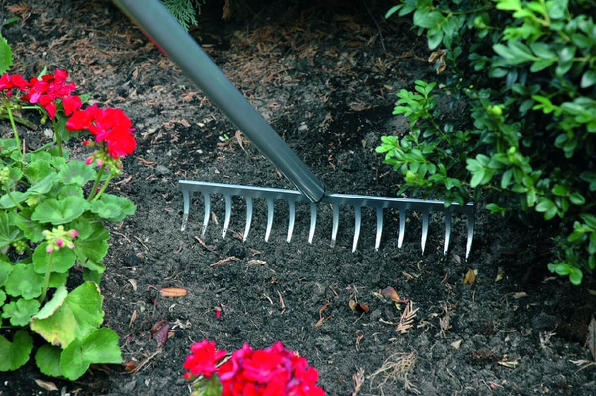 Fiskars Garden Light Rechen mit Stahl-Zinken | Breite: 36 cm Produktabbildung 4