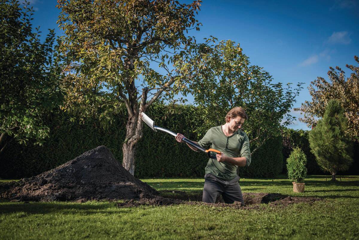 Fiskars-Set  Xact Gärtnerspaten, spitz L inklusive Handschuhe Produktabbildung 5