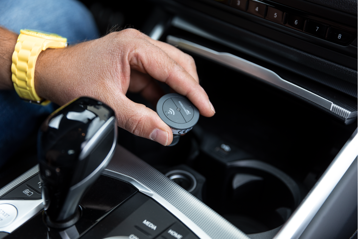 Schellenberg Funk-Autosender 868 MHz, Garagentoröffner, Fernbedienung für Tore, 12V Batterie Produktabbildung 5