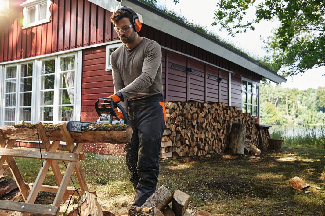 STIHL Benzin-Motorsäge MS 182, Kettensäge mit 2,2 PS, 1,6kW, Schnittlänge 35 cm Produktabbildung 4