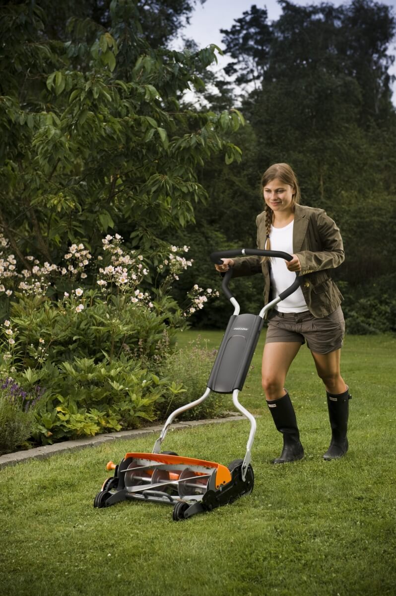 Fiskars StaySharp Max Spindelmäher | Handrasenmäher, Rasenmähen per Hand, Walzenmäher Produktabbildung 4