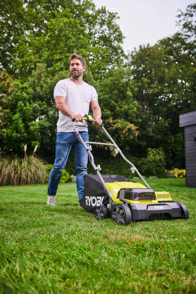 2A-Ware RYOBI RY18SFX35A-240 18V Akku-Vertikutierer mit 2 Akkus & Ladegerät | Rasenlüfter Moosentferner Produktabbildung 2