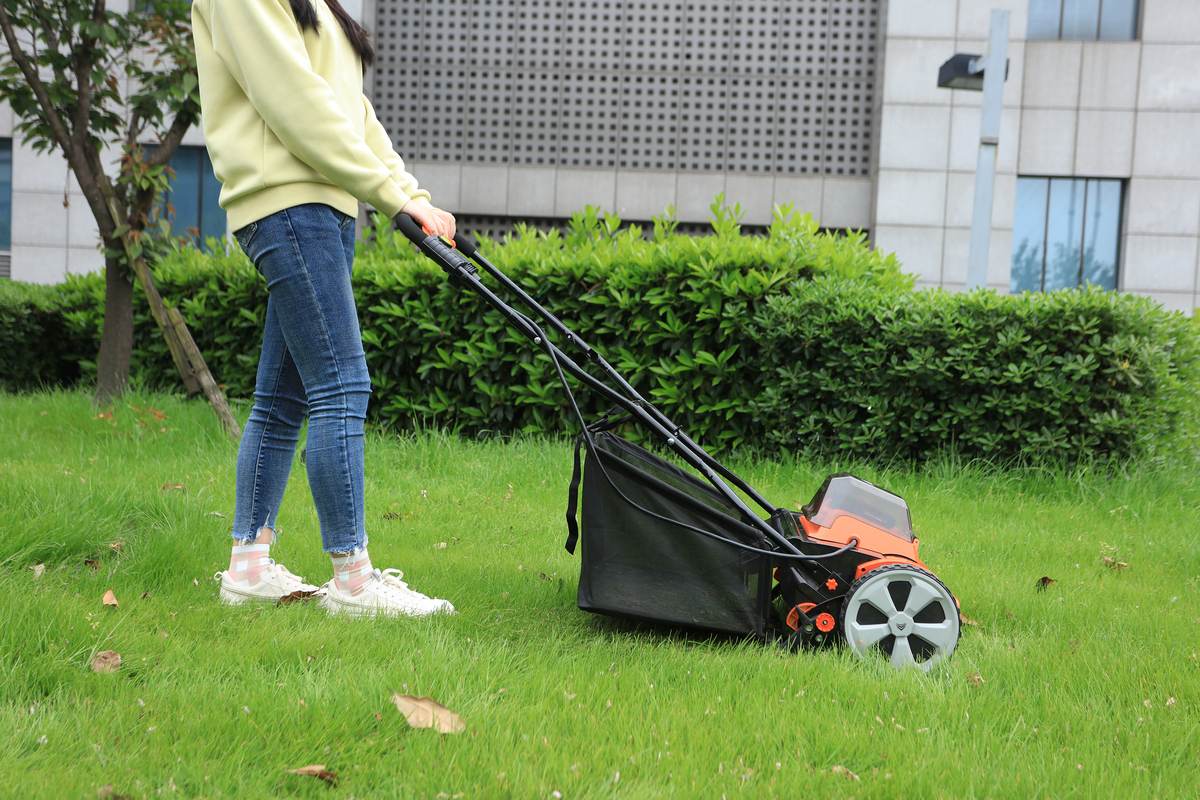 Yard Force Akku-Spindelmäher LM C38-EU | 20 V | Schnittbreite 38 cm |inkl. Akku & Ladegerät Produktabbildung 3