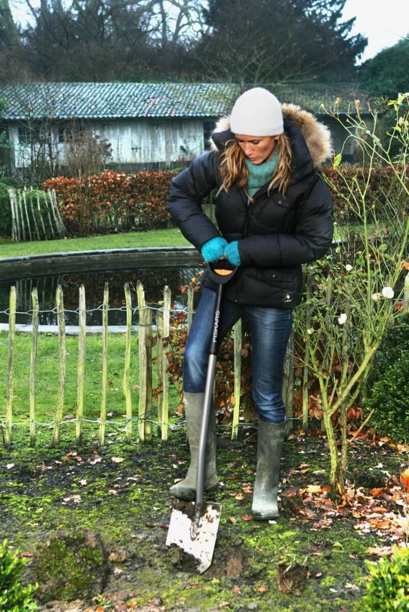 Fiskars-Set SmartFit Teleskop-Spaten, spitz | inklusive Handschuhe Produktabbildung 6