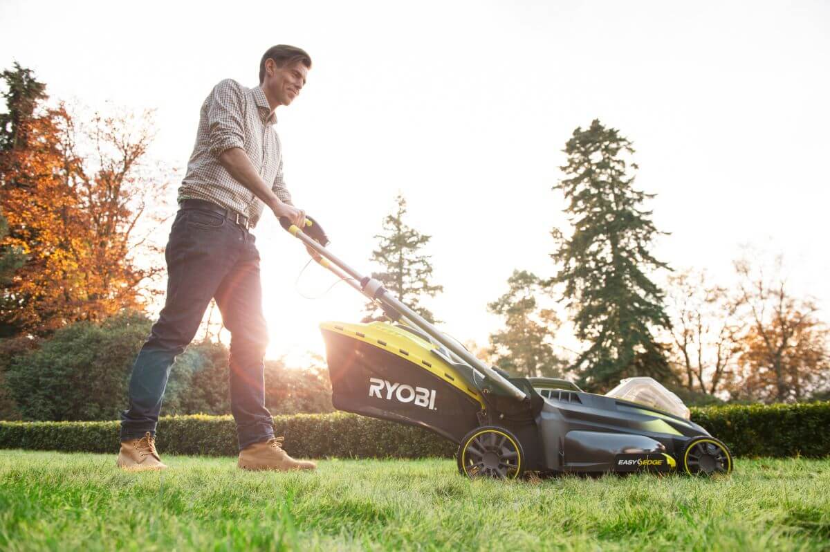 RYOBI RLM36X46H5P 36 V Akku-Rasenmäher mit Akku & Ladegerät + Mulchkeil | 46 cm Schnittbreite Produktabbildung 2