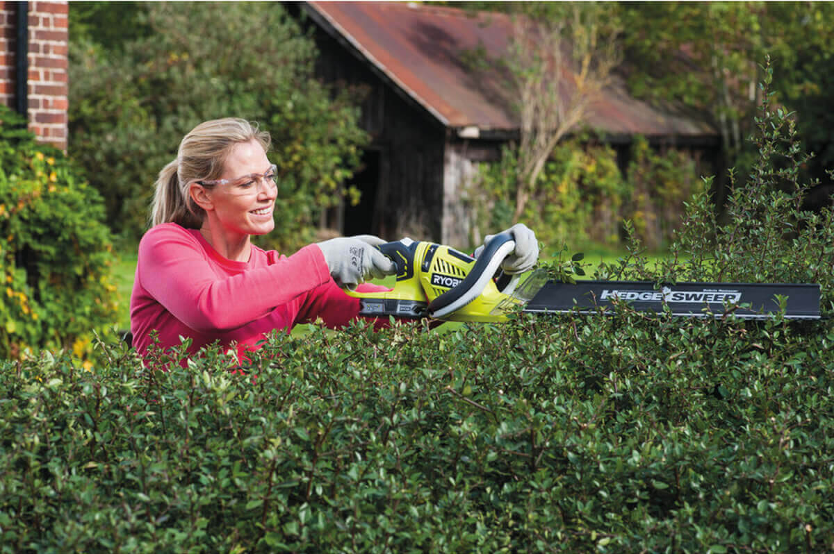 Ryobi Akku-Heckenschere ONE+ 18 V Heckenschneider mit ergonomischem Design | mit Akku OHT1855R Produktabbildung 6