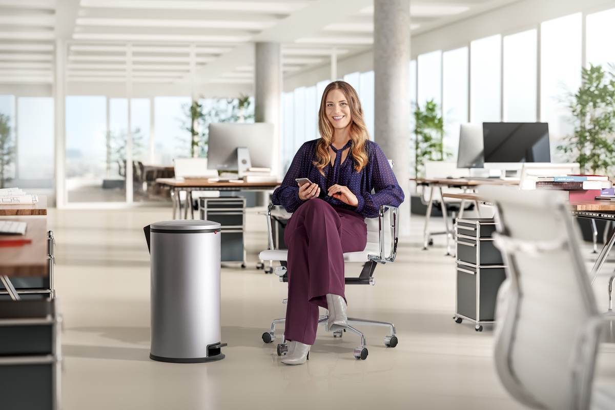 Hailo PURE L Design-Tret-Abfallsammler | 25 l Volumen | Soft Close | verschiedene Farben Produktabbildung 2