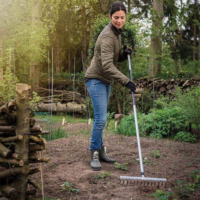 Fiskars Garden Light Rechen mit Stahl-Zinken | Breite: 36 cm Produktabbildung 3