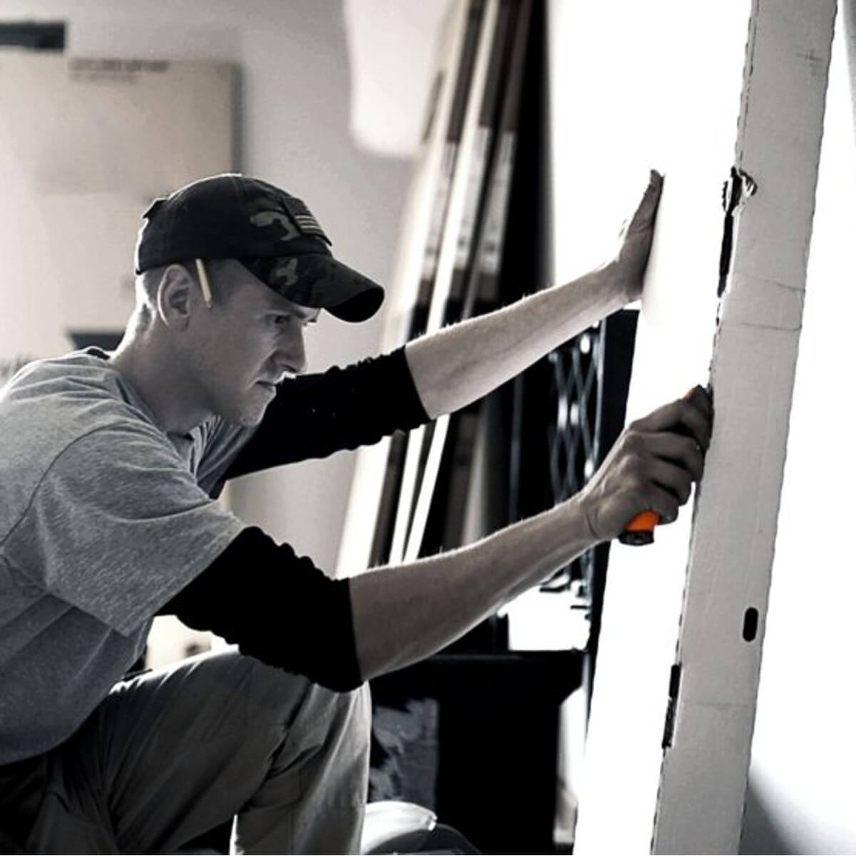 Fiskars CarbonMax Universalmesser Klinge einziehbar Produktabbildung 2