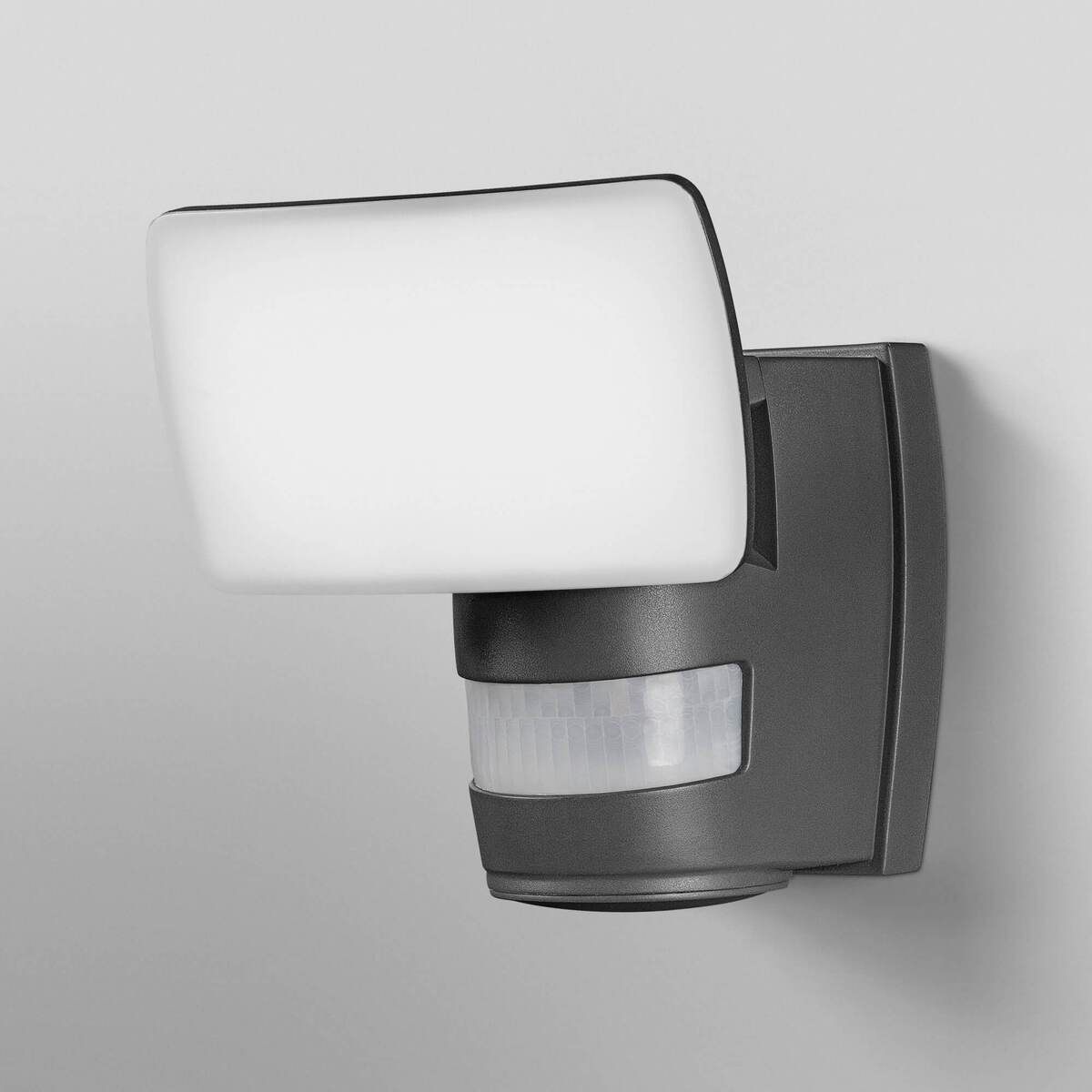 Ledvance Endura PRO Flood Trace, 24W, 1800 lm, mit IR Sensor, IP44, 3000 K (Warmweiß) Produktabbildung 6