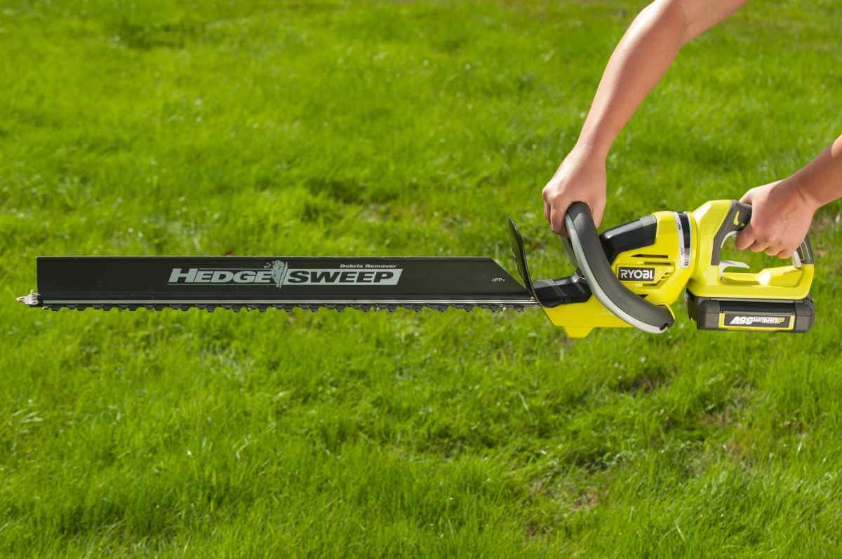 RYOBI RHT36C61R20S 36 V Akku-Heckenscheren Set mit Akku & Ladegerät | 60 cm Messerlänge Produktabbildung 3