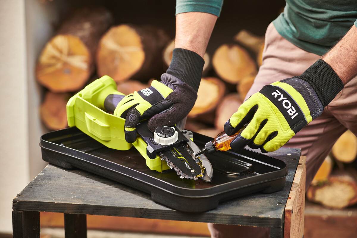 B-Ware RYOBI 18 V ONE+ Brushless Akku-Einhand-Kettensäge, 10cm Schwertlänge, ohne Akku und Ladegerät Produktabbildung 8